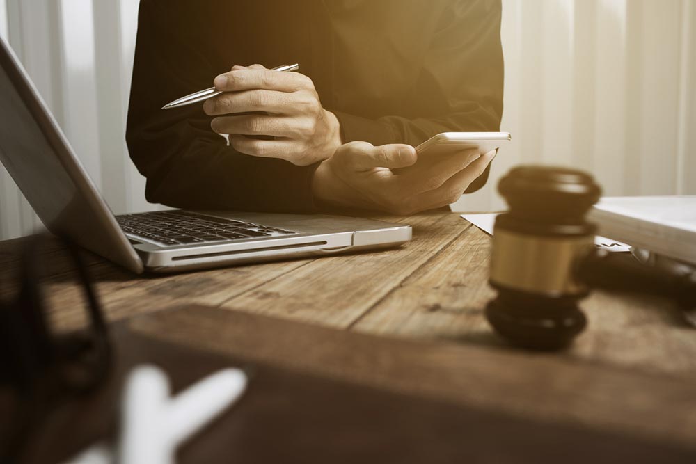 Avoid these 7 mistakes when choosing an injury lawyer